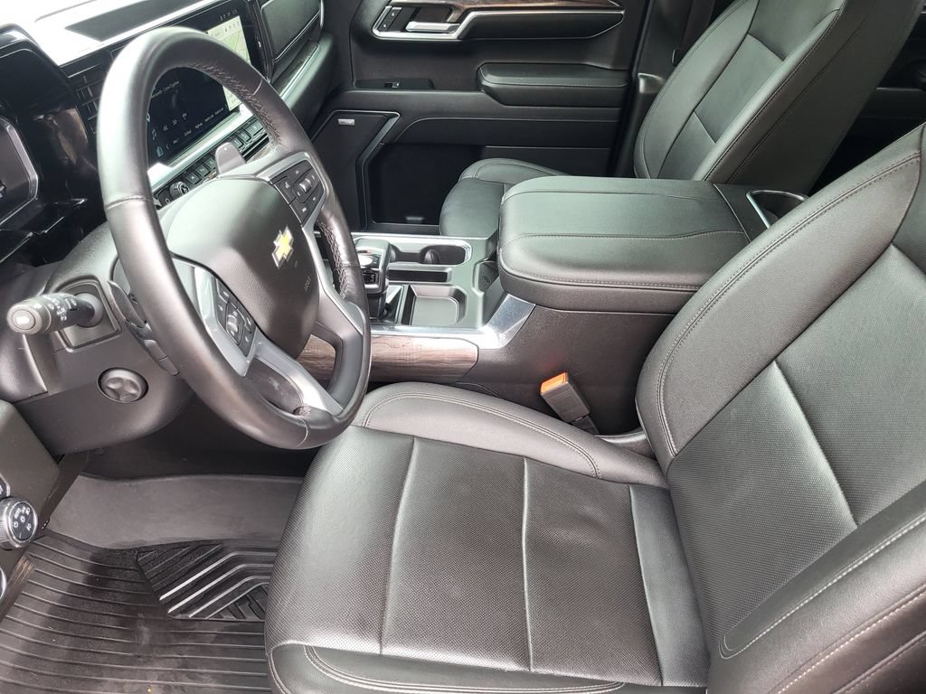 Used 2023 Chevrolet Silverado 1500 LTZ w/ LTZ Premium Package AWD/4WD image 14