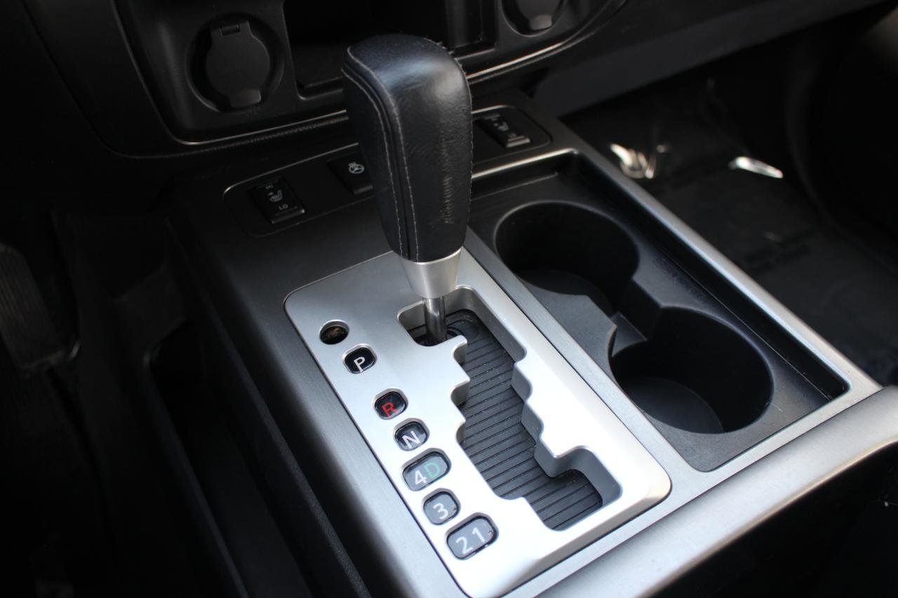 Used 2013 Nissan Armada Platinum image 27