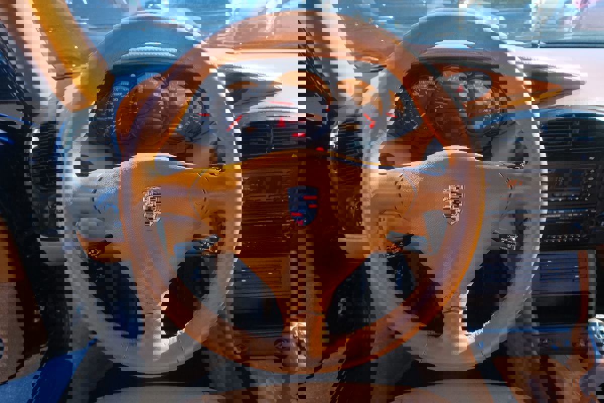 Used 2003 Porsche 911 Carrera 4S image 14