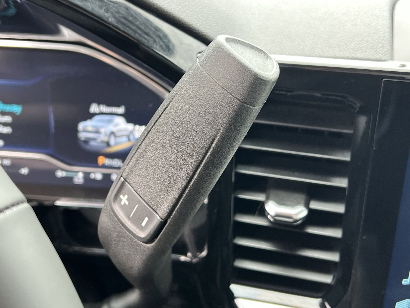 Used 2024 Chevrolet Silverado 1500 RST image 22