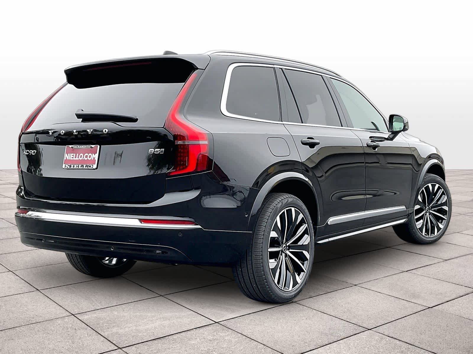 New 2026 Volvo XC90 B5 Plus w/ Protection Package AWD/4WD image 4