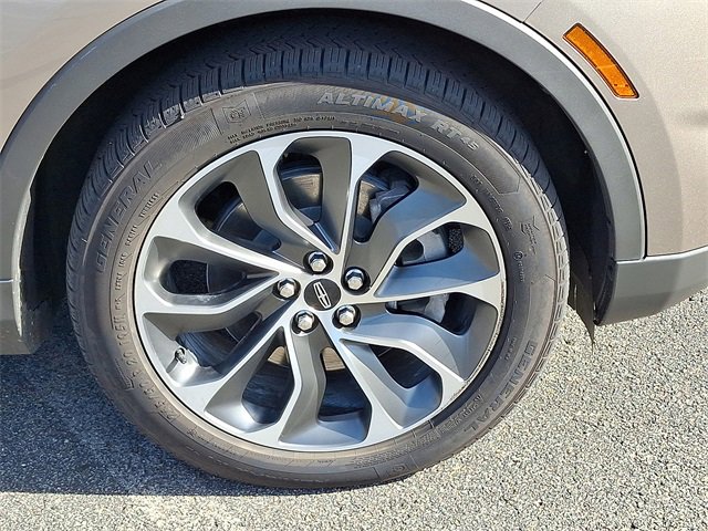 Used 2021 Lincoln Nautilus Reserve image 9