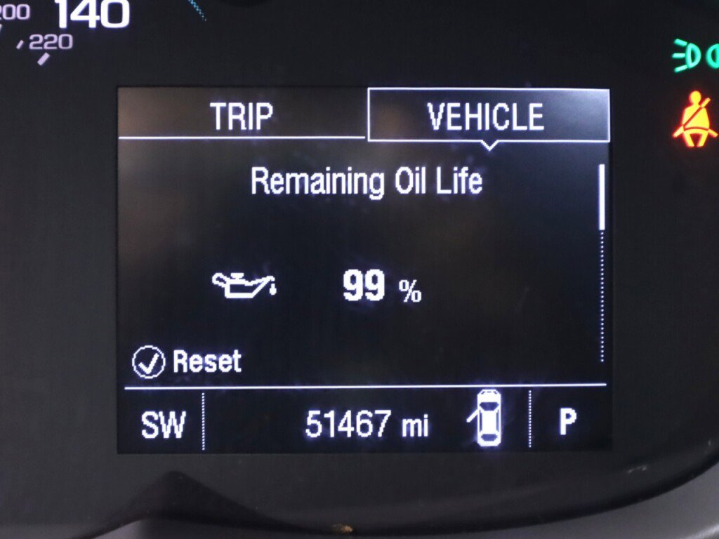 Used 2021 Chevrolet Trax LT w/ LT Convenience Package image 14