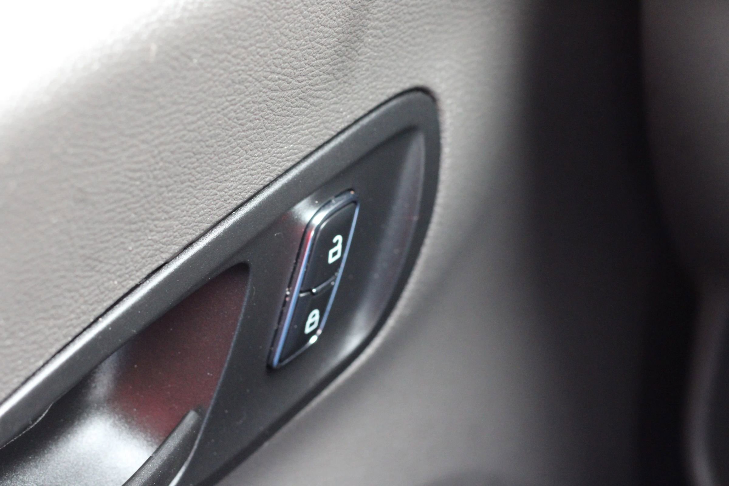 Used 2023 Ford Transit 250 148 High Roof image 19