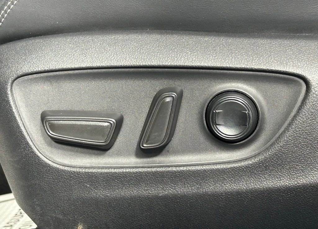 Used 2023 Toyota RAV4 XLE Premium AWD/4WD image 28