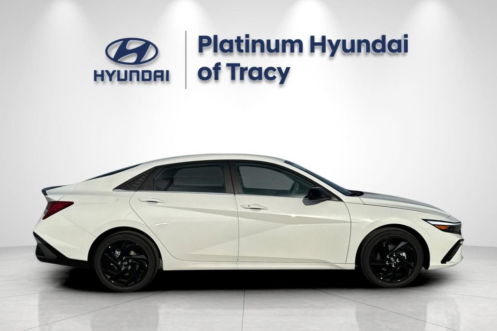 New 2026 Hyundai Elantra SEL Sport Premium FWD image 3