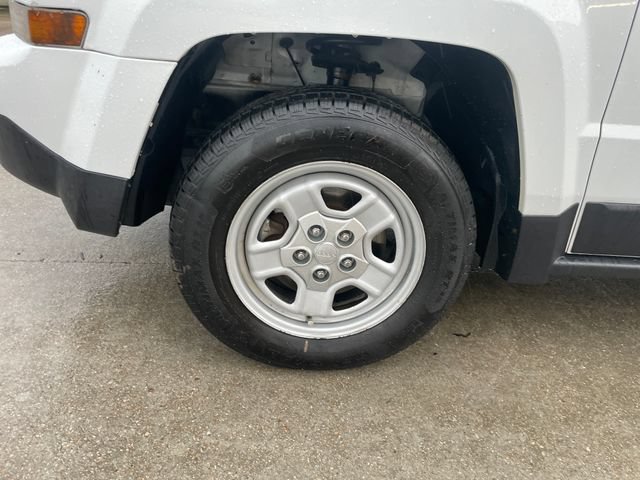 Used 2016 Jeep Patriot Sport w/ Power Value Group AWD/4WD image 28