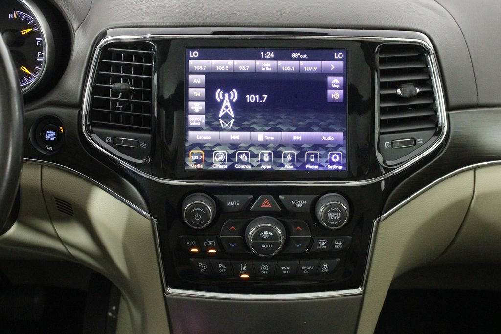 Used 2021 Jeep Grand Cherokee Overland AWD/4WD image 29