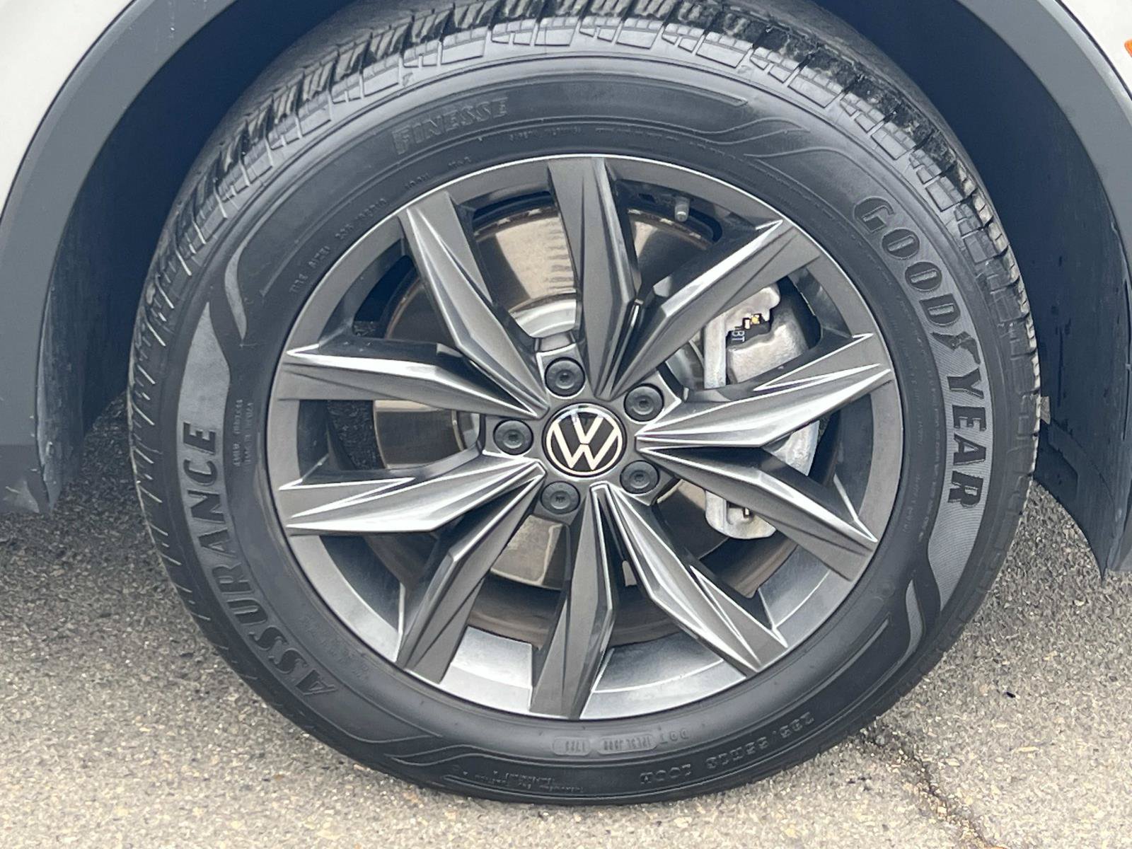 Certified 2023 Volkswagen Tiguan SE FWD image 27