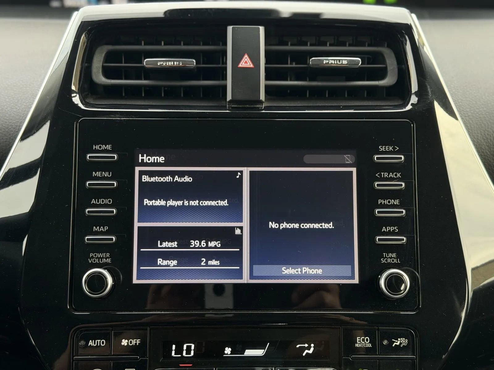 Used 2020 Toyota Prius XLE w/ Preferred Accessory Package image 29