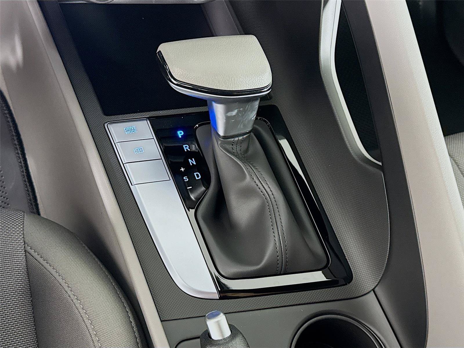 New 2026 Hyundai Elantra SE FWD image 17