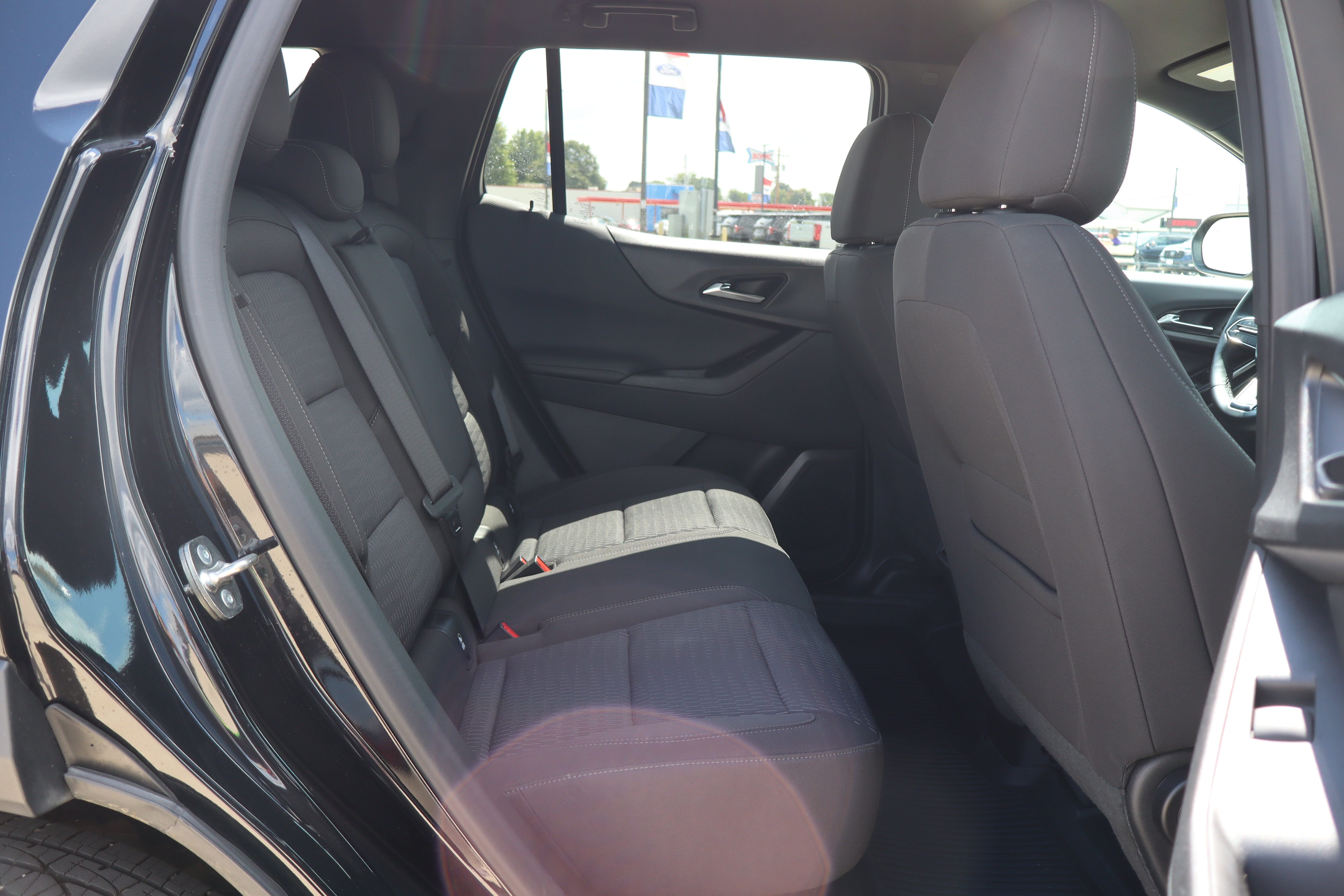 Used 2026 Chevrolet Equinox LT w/ LPO, Floor Liner Package FWD image 11