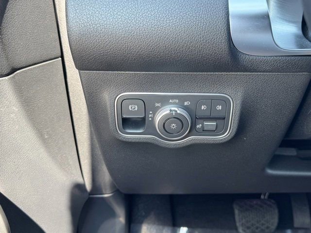 New 2025 Mercedes-Benz GLB 250 image 24