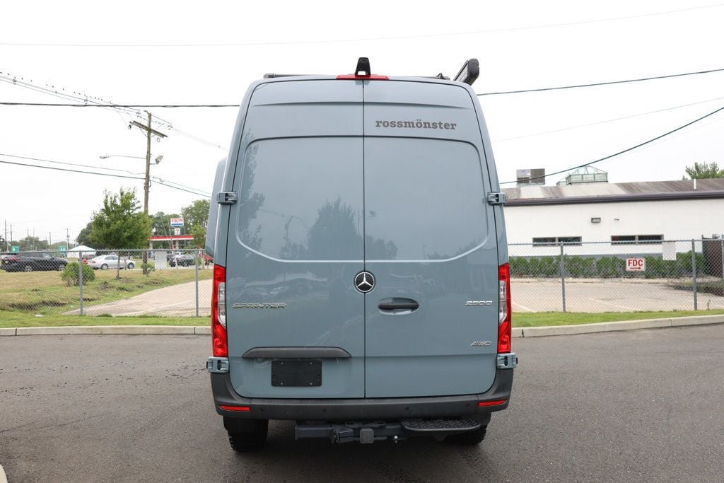 Used 2025 Mercedes-Benz Sprinter 2500 image 4