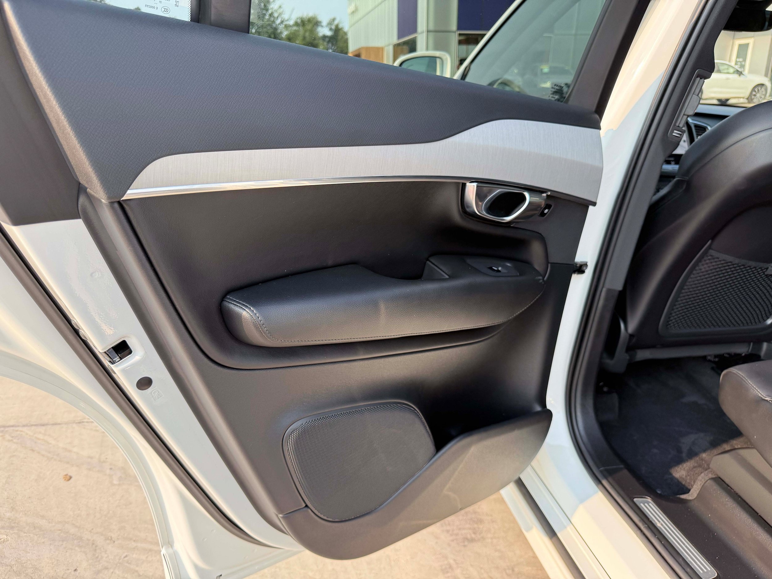 Used 2022 Volvo XC90 T5 Momentum AWD/4WD image 15
