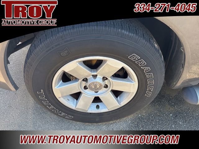 Used 2004 Nissan Titan LE w/ (Tow) Big Tow Pkg image 7