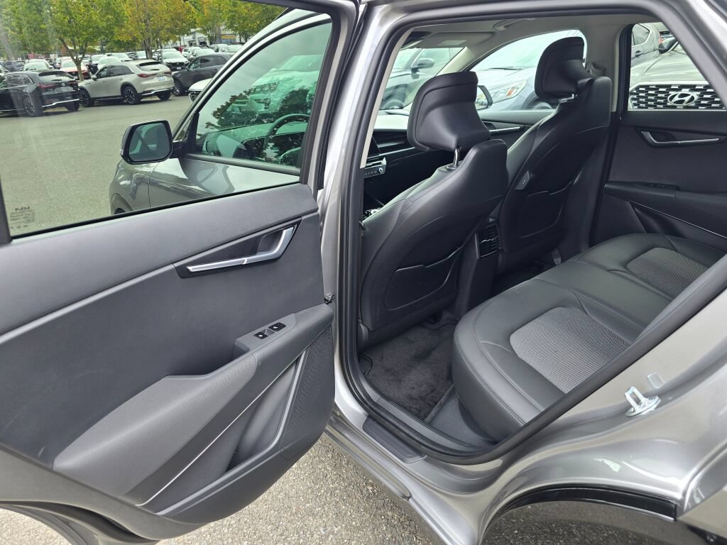 Certified 2024 Kia Niro Wind w/ Wind Preserve Package FWD image 23