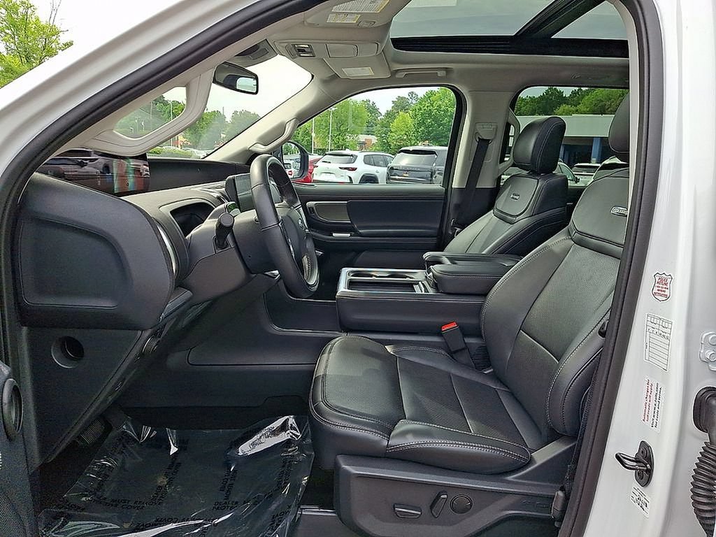 Used 2025 Ford Expedition Max Platinum AWD/4WD image 13