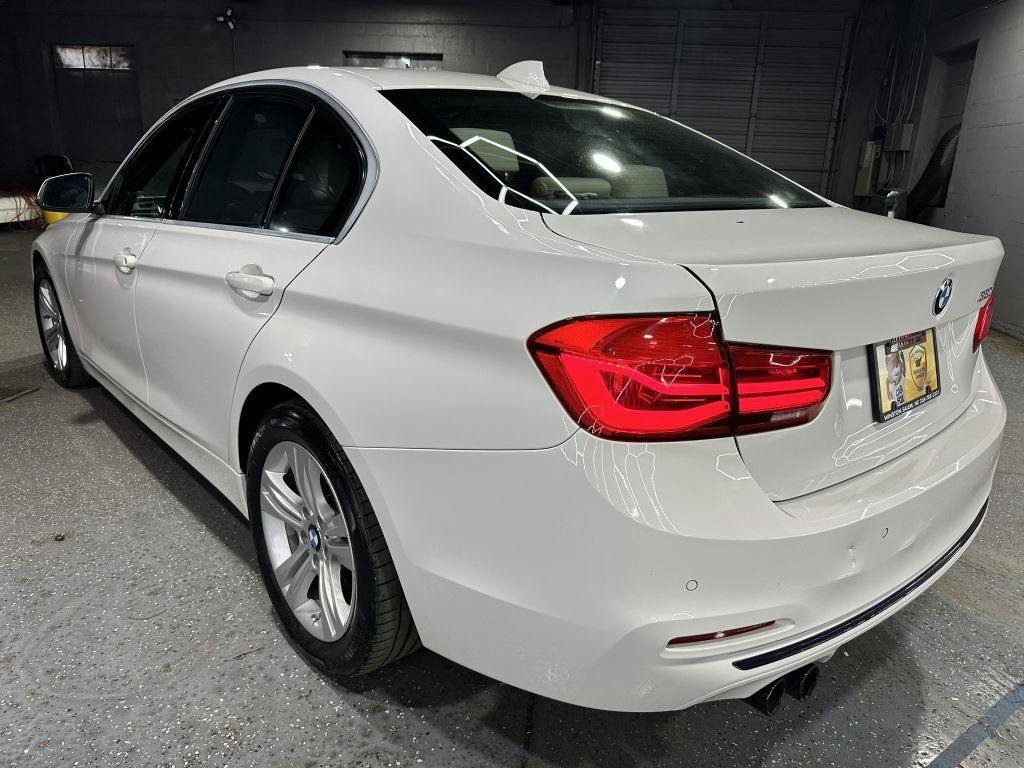 Used 2017 BMW 330i Sedan RWD image 4
