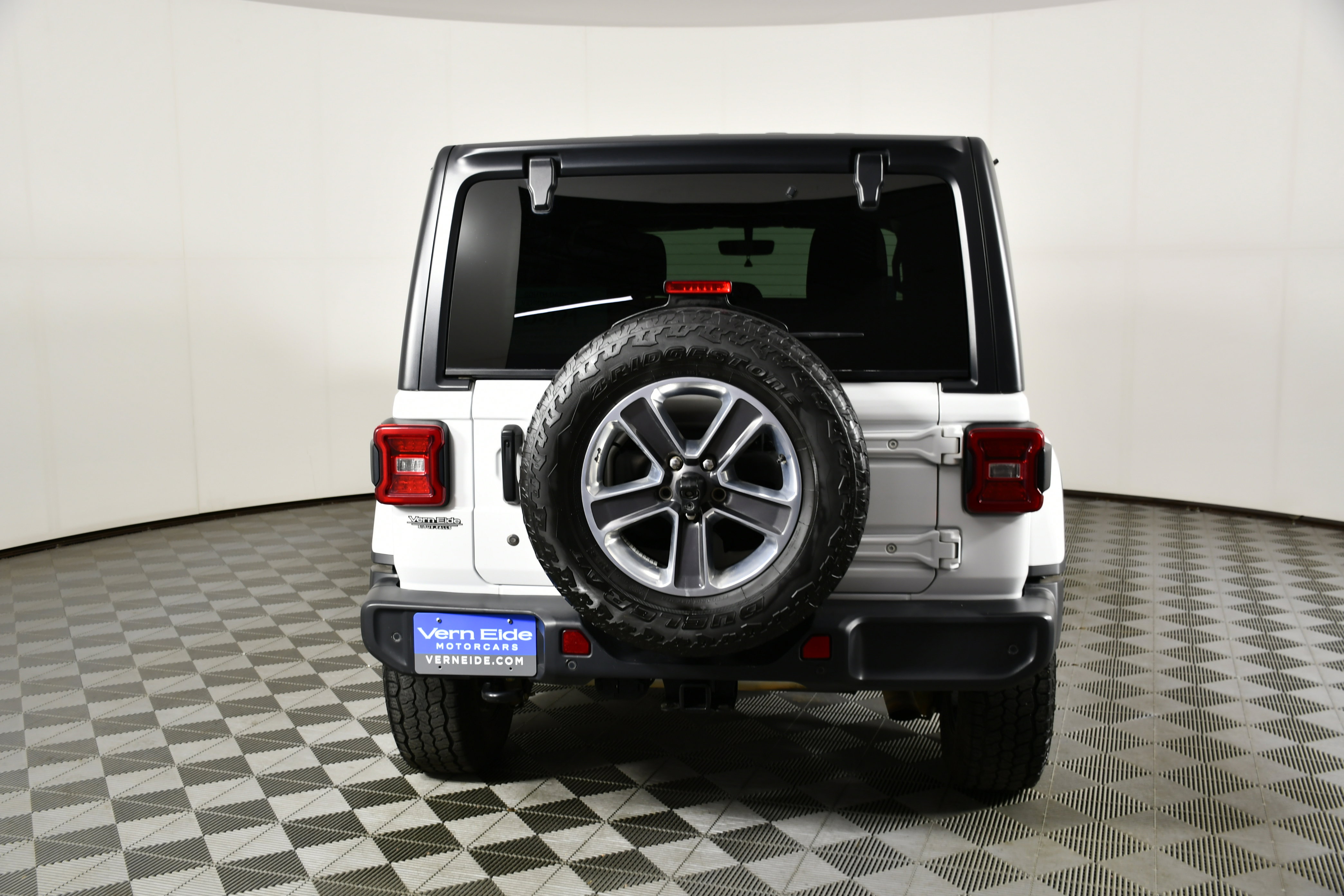 Used 2019 Jeep Wrangler Unlimited Sahara image 7
