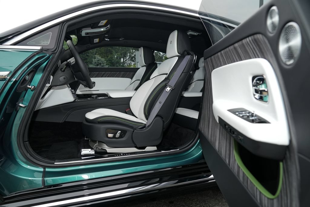 Used 2024 Rolls-Royce Spectre w/ Spectre Launch Package AWD/4WD image 21