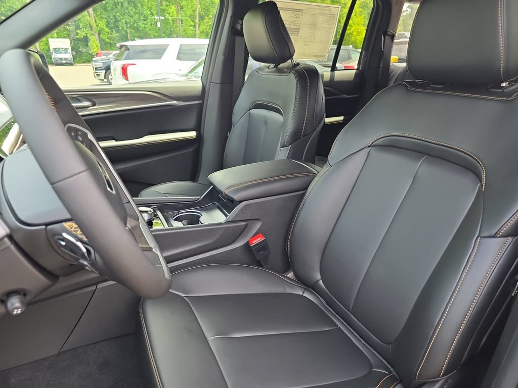 New 2026 Jeep Grand Cherokee Limited AWD/4WD image 15
