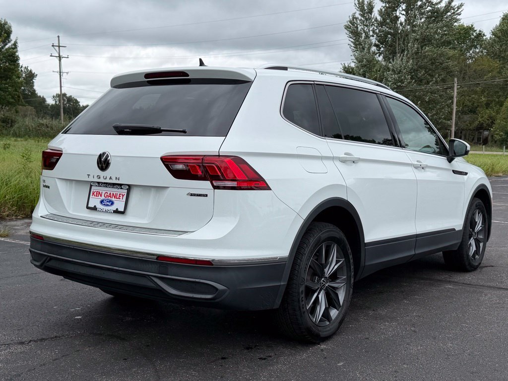 Used 2022 Volkswagen Tiguan SE AWD/4WD image 9