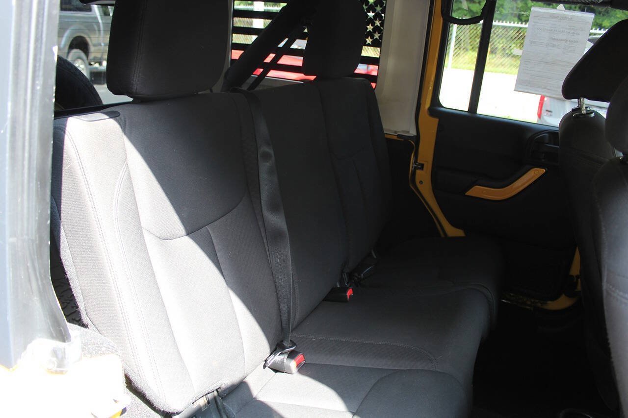 Used 2015 Jeep Wrangler Unlimited Sport w/ Quick Order Package 24S AWD/4WD image 18
