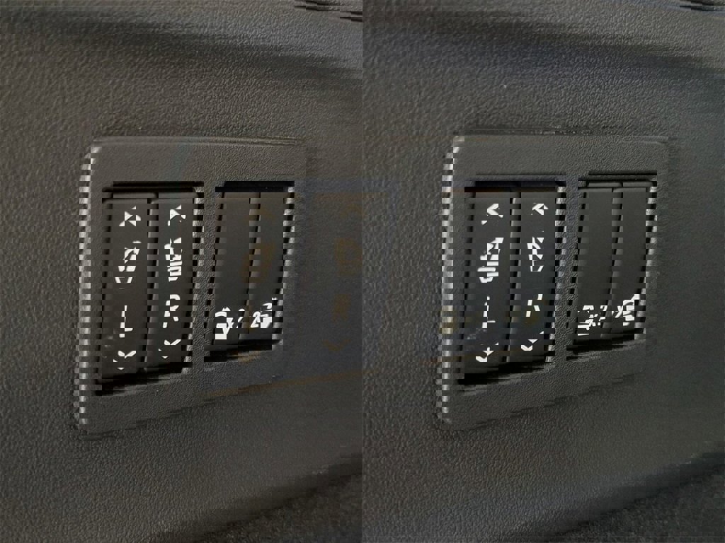 New 2025 Cadillac Escalade IQ Luxury 2 image 25