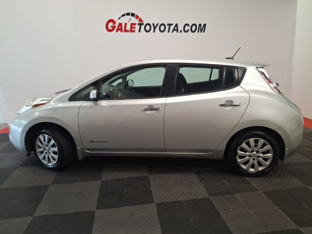 Used 2015 Nissan Leaf S w/ Charge Package FWD image 9