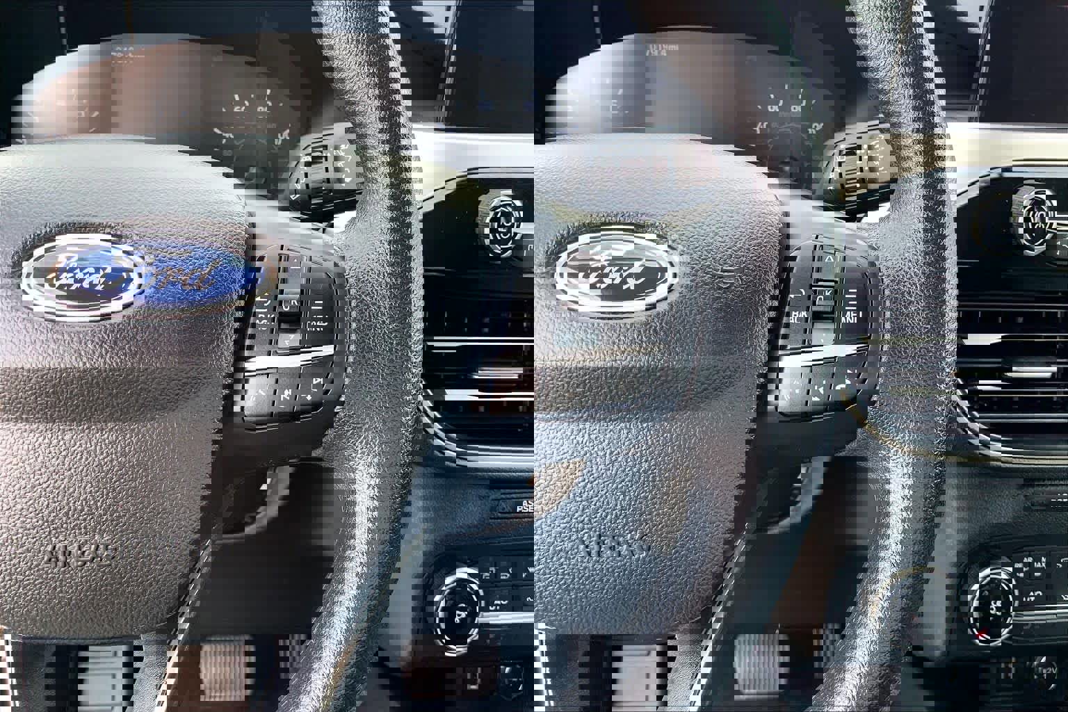 Used 2020 Ford Escape SE image 26