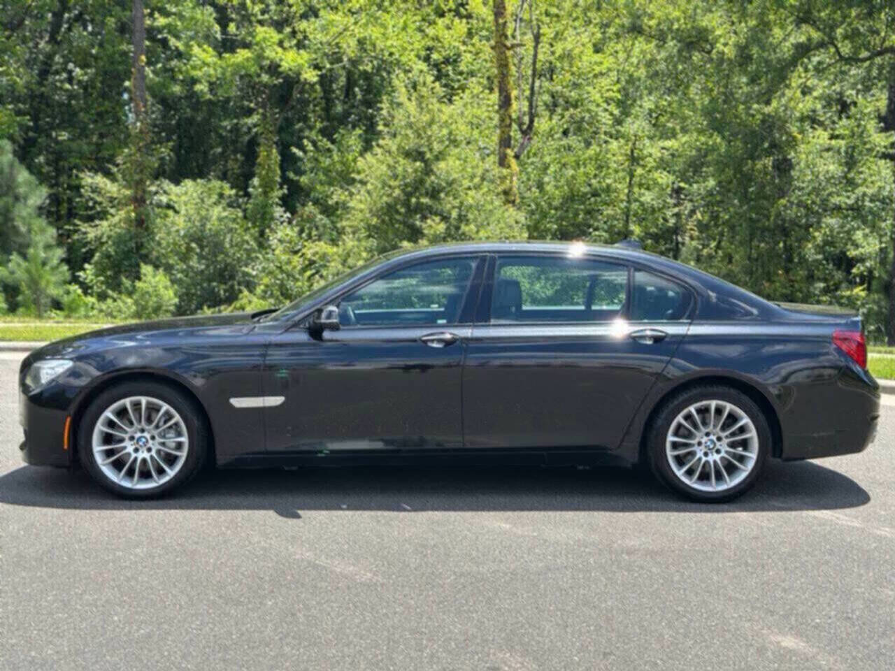 Used 2015 BMW 740Li xDrive image 4