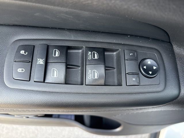 Used 2019 Jeep Grand Cherokee Limited image 22