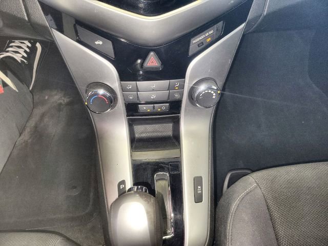 Used 2015 Chevrolet Cruze LT FWD image 19