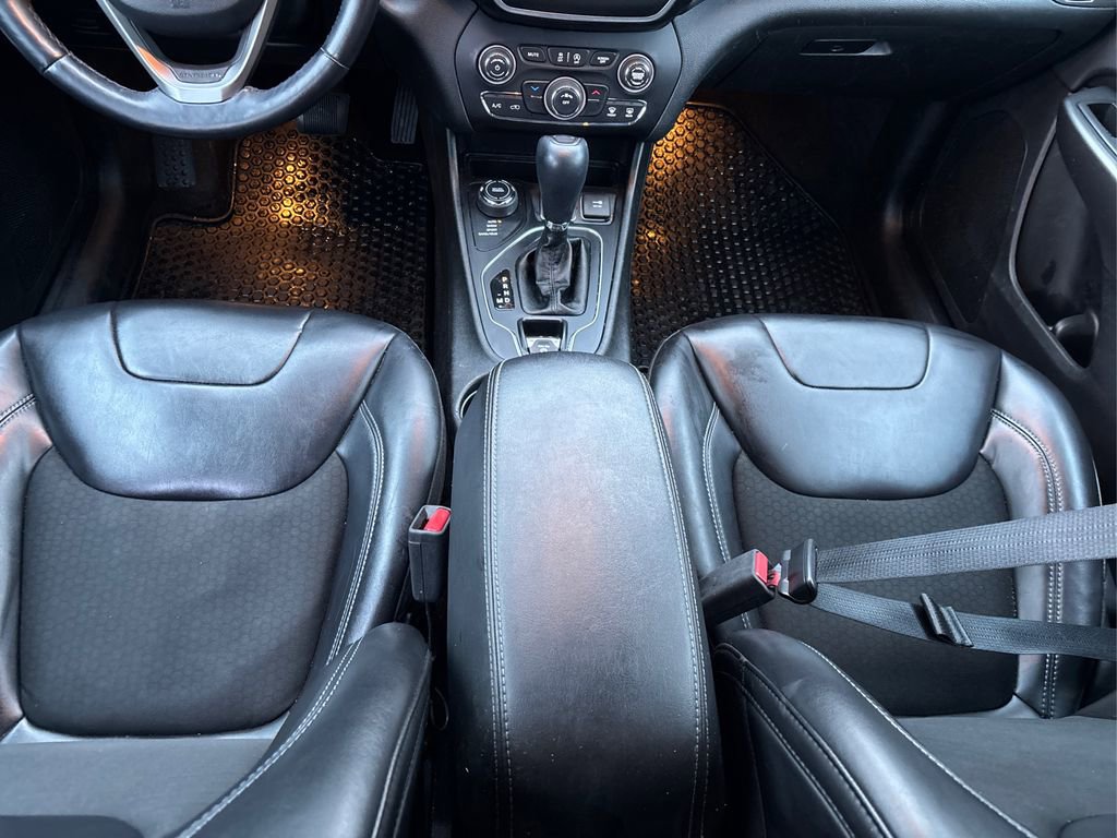 Used 2019 Jeep Cherokee Latitude Plus w/ Cold Weather Group image 19