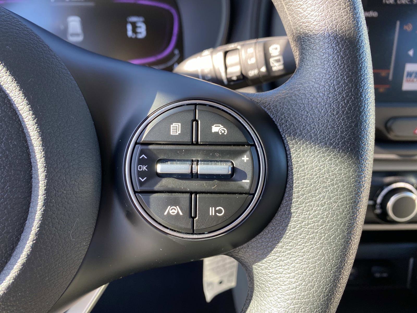 Used 2025 Kia Soul LX image 17