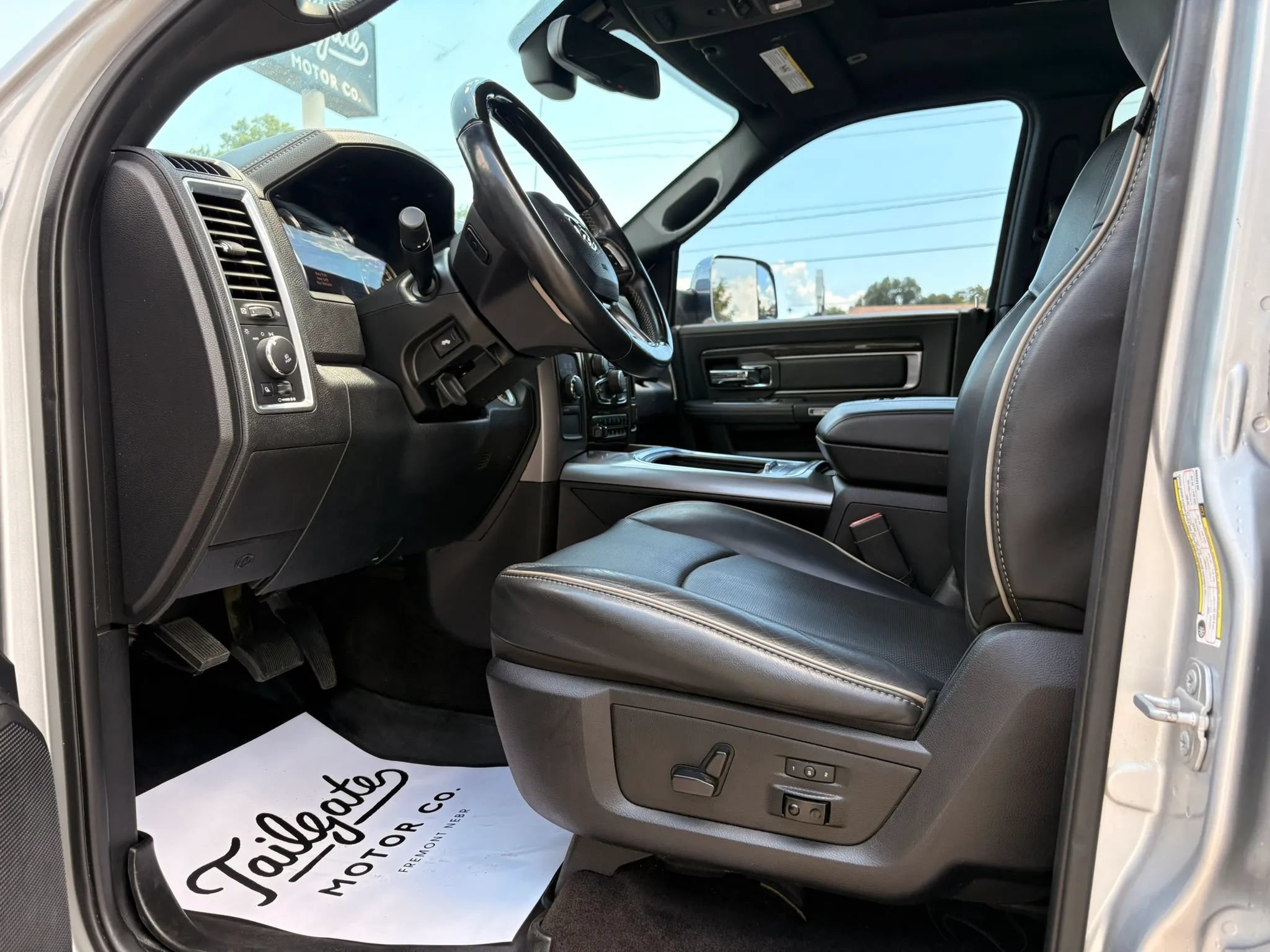 Used 2018 RAM 2500 Limited AWD/4WD image 16