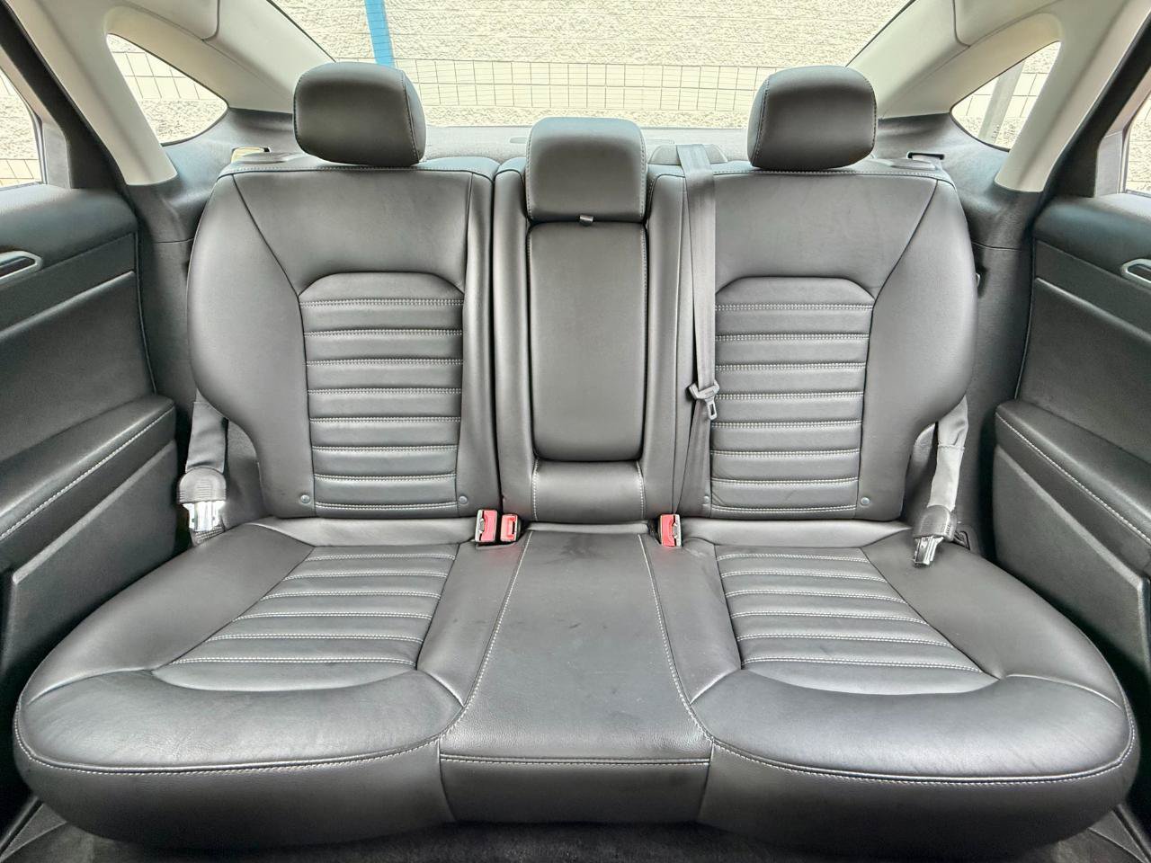 Used 2015 Ford Fusion SE w/ Equipment Group 502A FWD image 16