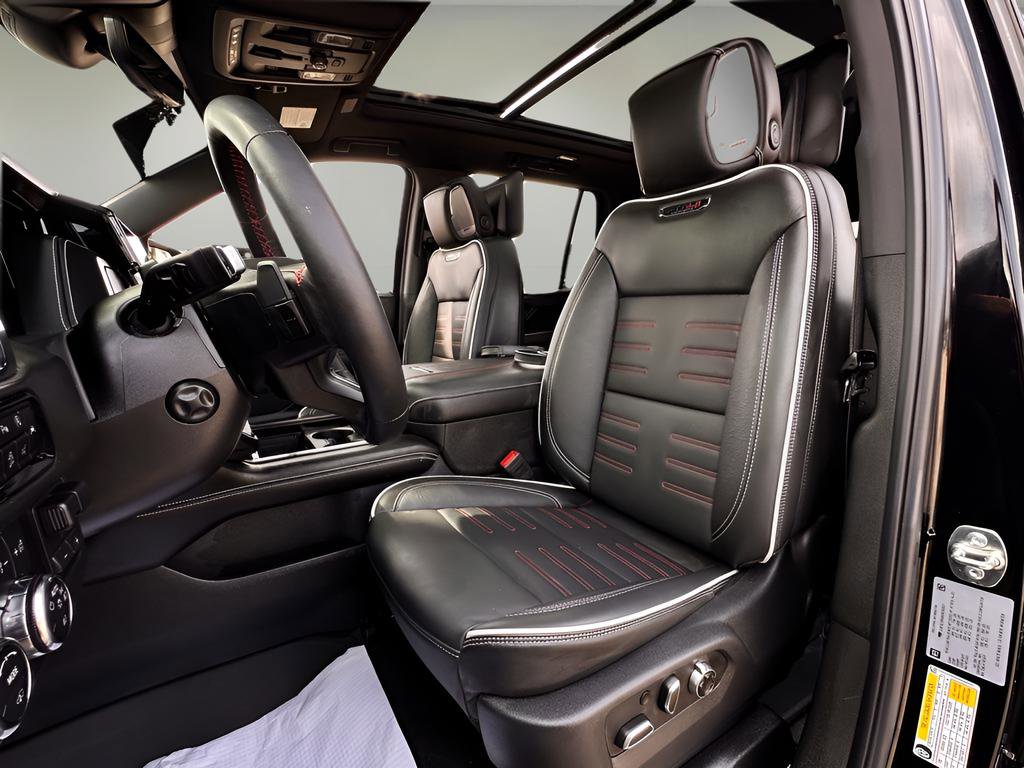 Used 2025 GMC Yukon AT4 Ultimate w/ LPO, Floor Liner Package image 10