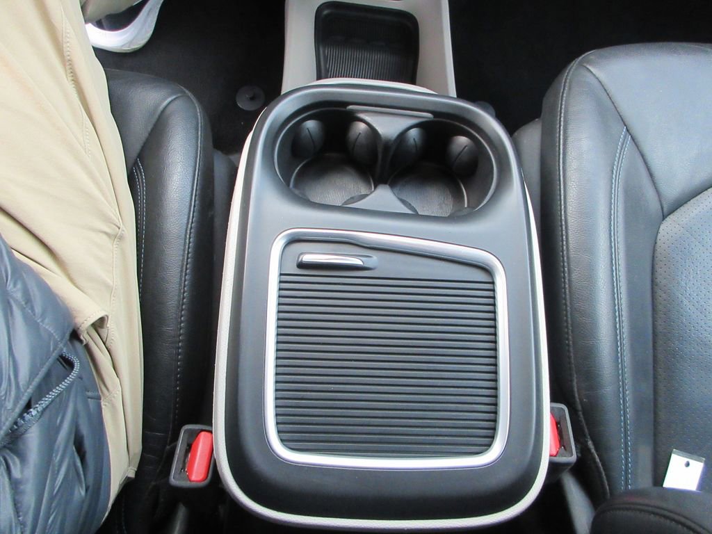 Used 2021 Chrysler Pacifica Touring-L image 30