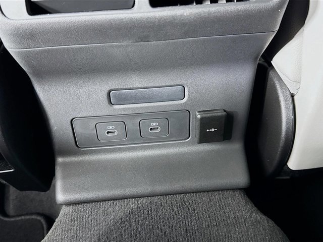 Used 2026 Land Rover Range Rover Velar Dynamic SE image 28