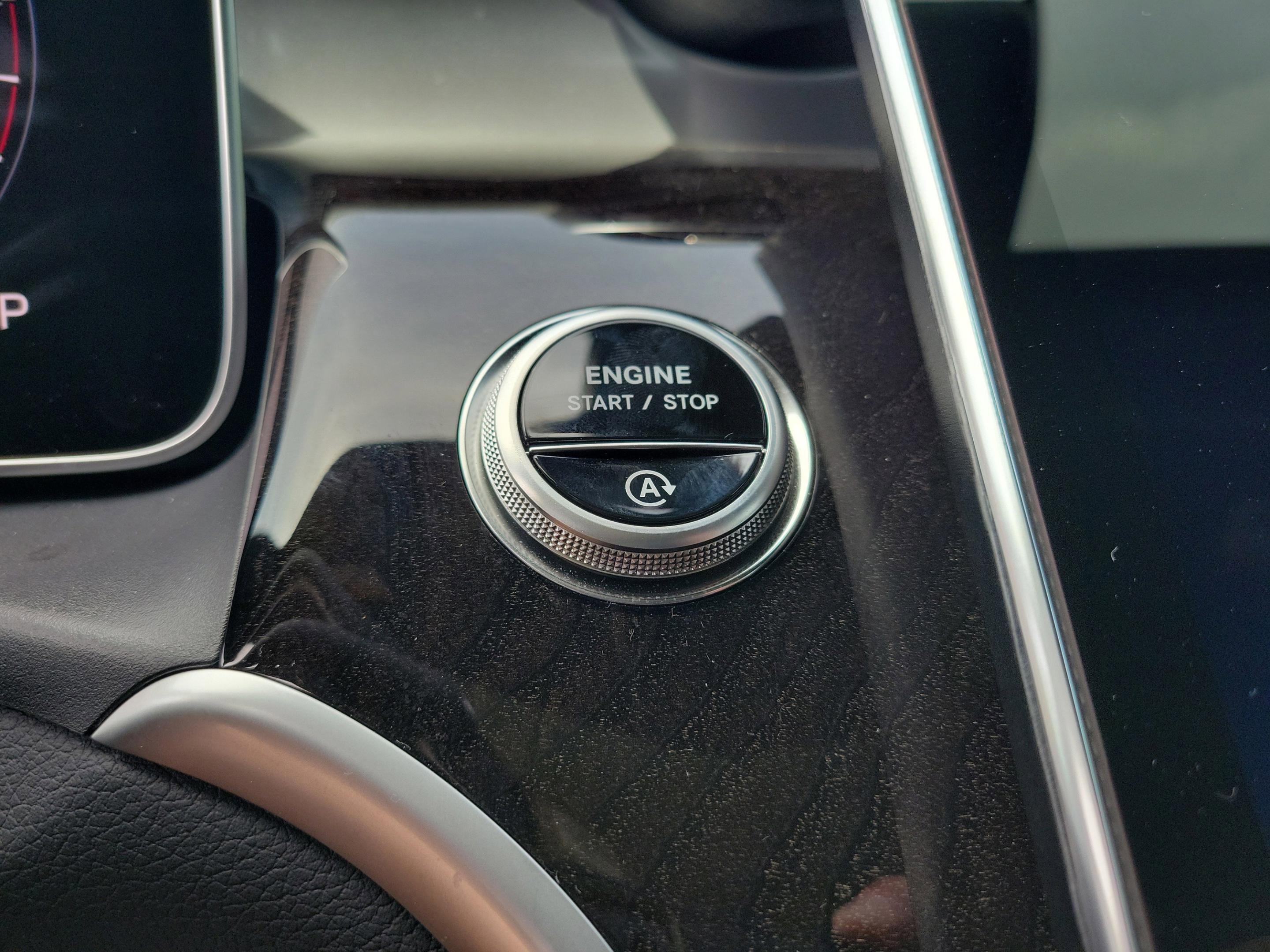 Certified 2026 Mercedes-Benz GLC 300 4MATIC image 33