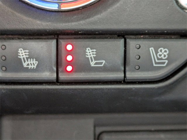 Used 2021 GMC Yukon AT4 w/ AT4 Premium Plus Package image 29