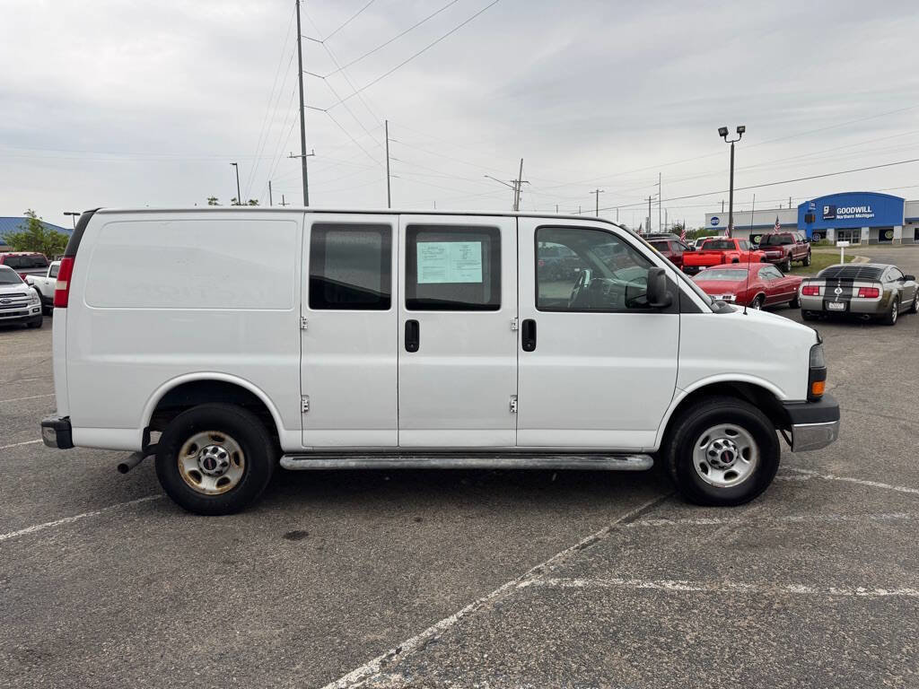 Used 2015 GMC Savana 2500 RWD image 6