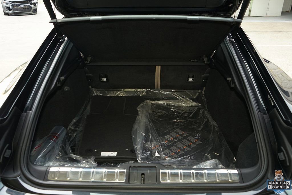 Used 2025 Porsche Panamera 4 image 33