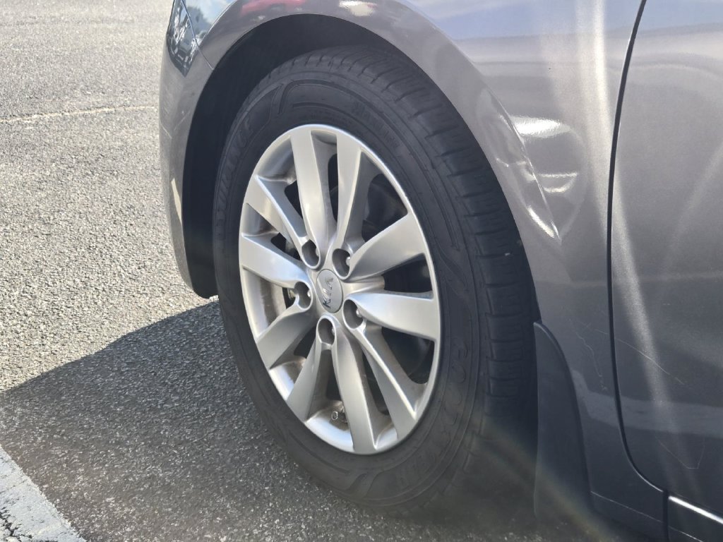 Used 2015 Kia Forte EX FWD image 4