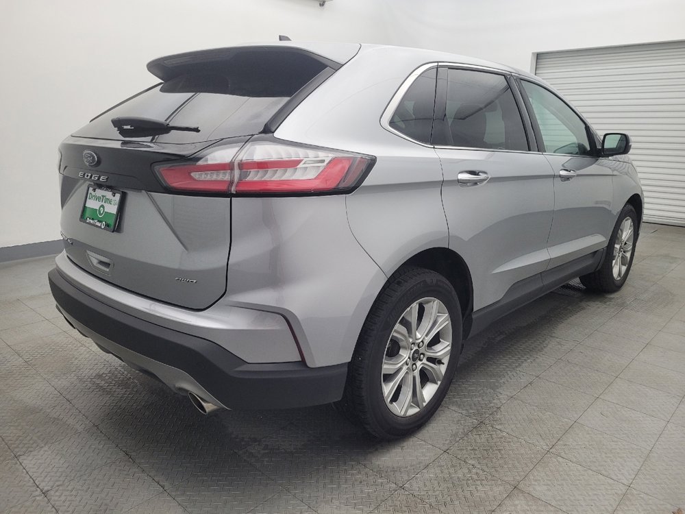 Used 2024 Ford Edge Titanium image 9