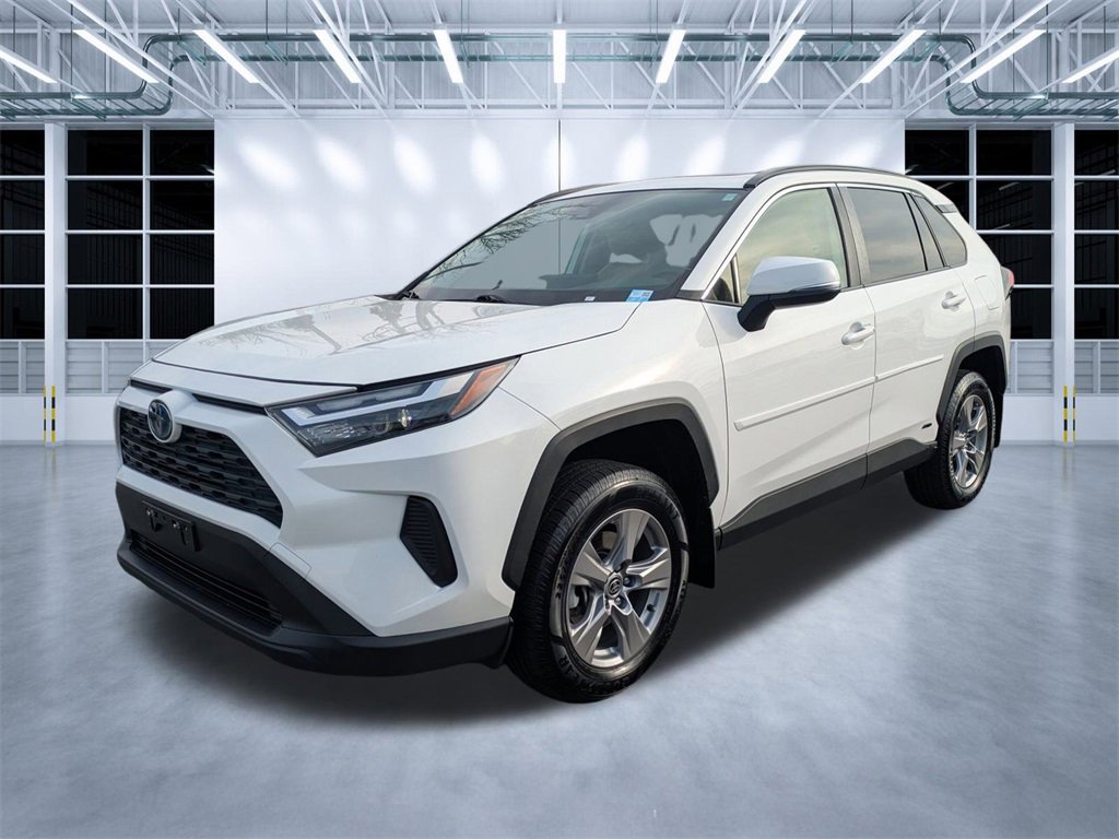 Used 2022 Toyota RAV4 XLE image 7