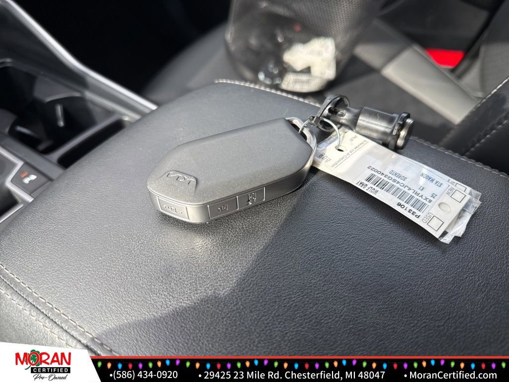 Used 2025 Kia Sorento S image 29