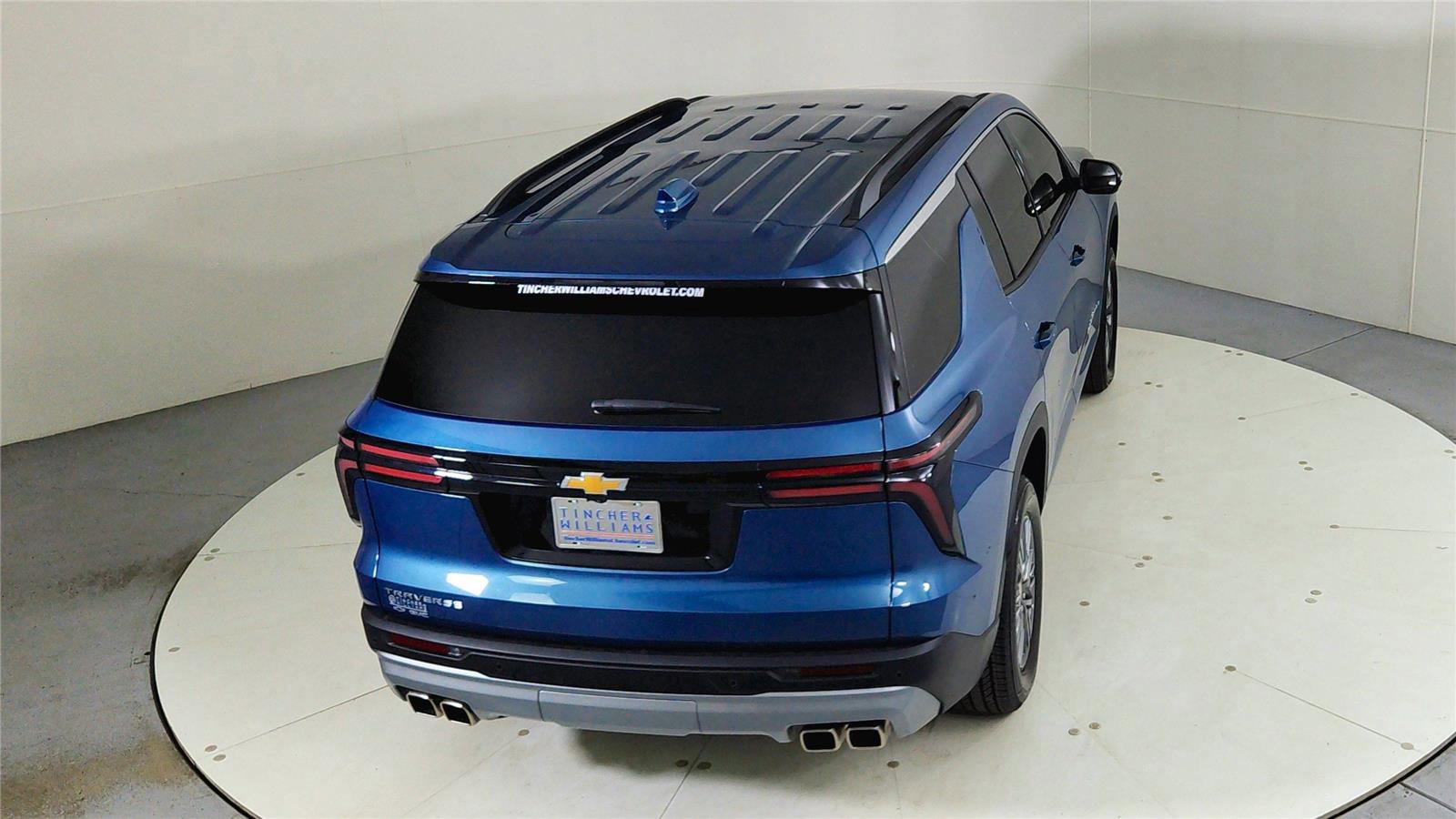 Used 2025 Chevrolet Traverse LT w/ Driver Confidence Package image 21